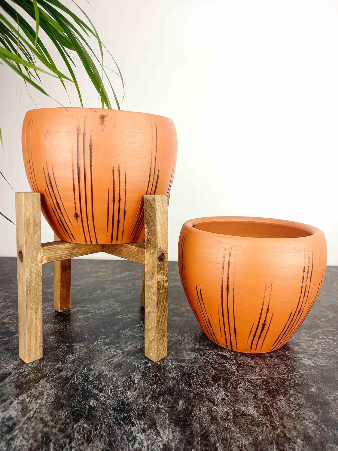 Tasarımı Ev Dekorasyon Siyah Çizgi Desenli Terrakota Toprak Saksı Saksılık Salon Çiçeklik İkili Set Ayaksız - 4 Ayaklı- 15 Cm