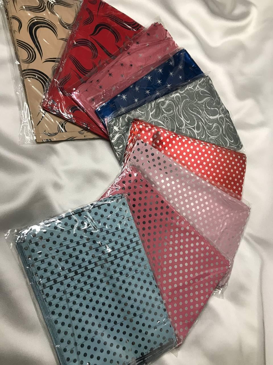 Kendinden Yapışkanlı Metalize Hediye Paketi Kendinden Bantlı Poşet Gift 30x35 cm (TEK DESEN) 1 Paket 100 Adet